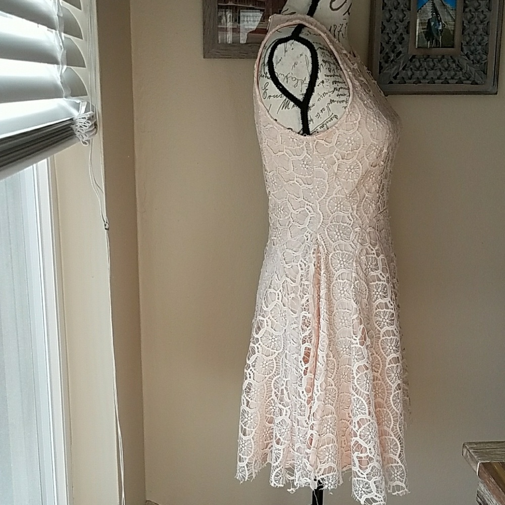 Love & Heart Romantic Crochet Pink Mini‎ Dress Size M - Picture 2 of 8